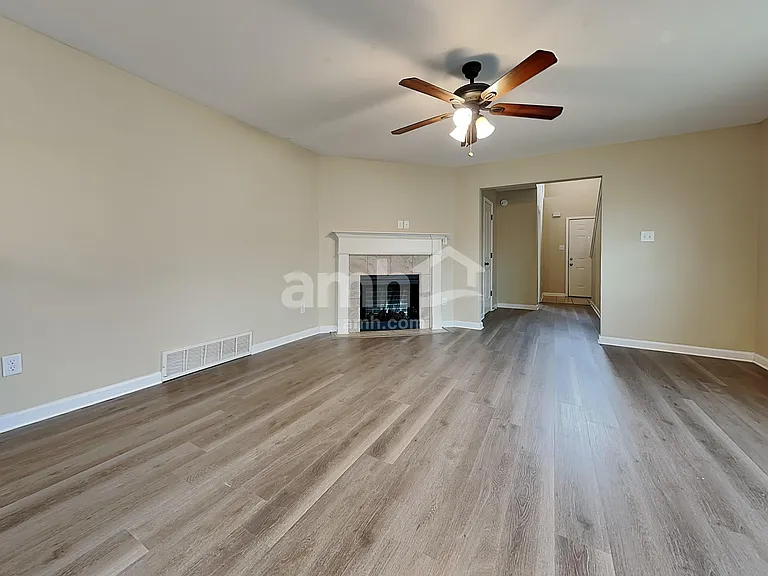 10185 Sorrento Pl — Photo 6
