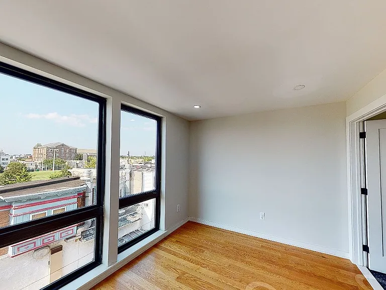 2636 Belgrade St — Photo 11