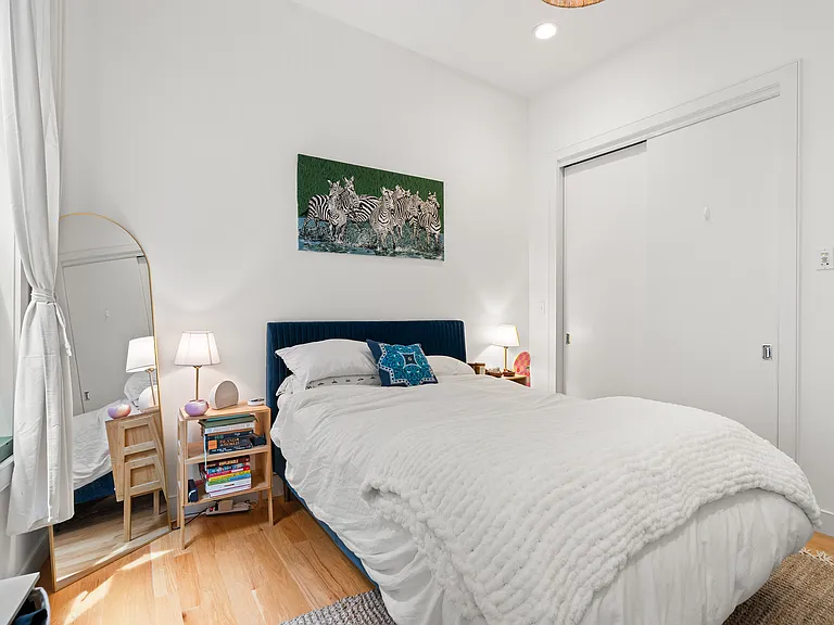 171 W 4th St #4 — Photo 16
