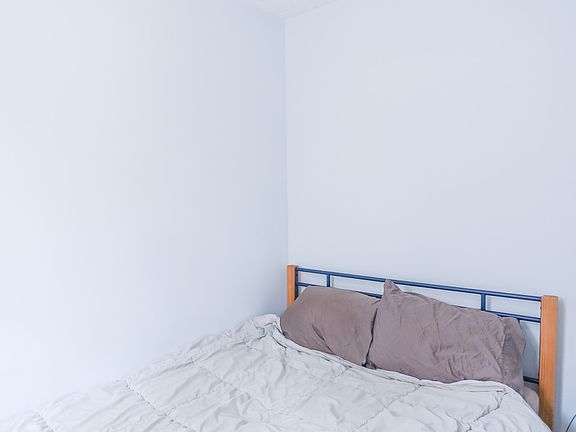 5th image of 3727 N Pine Grove Ave APT 403
