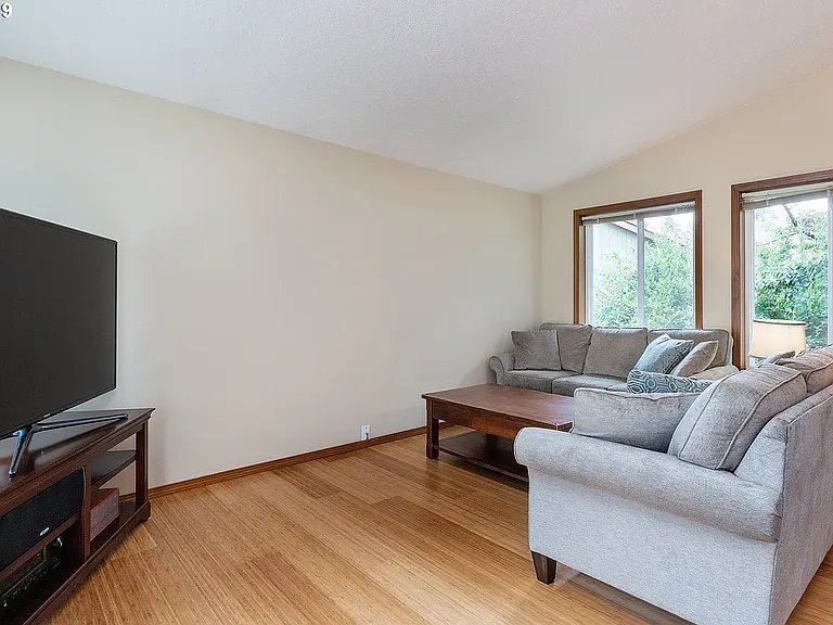 8061 SW 160th Ave — Photo 9