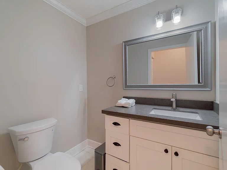 13547 Fountain View Blvd — Photo 27