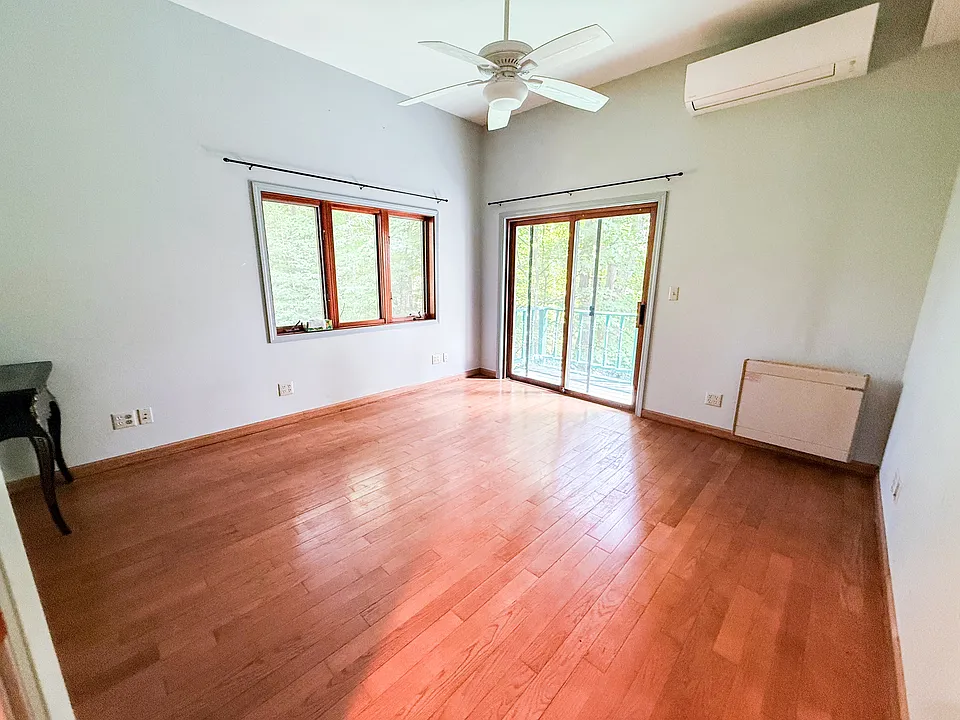 63 Lake Rd #1