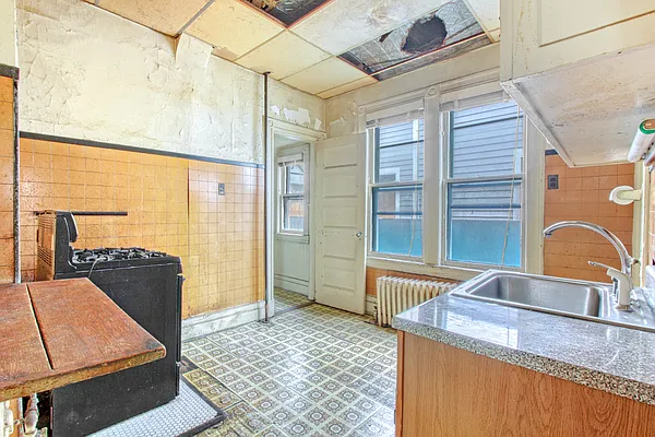 Sold by Douglas Elliman | media 10