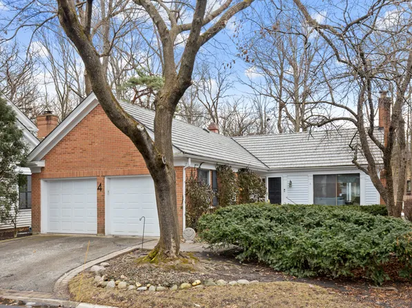 4 Court Of Mohawk Valley, Lincolnshire, IL 60069