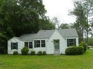 1300 Suwanne Dr, Waycross, GA 31501