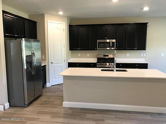 2nd image of 356 Clifton Bay Loop