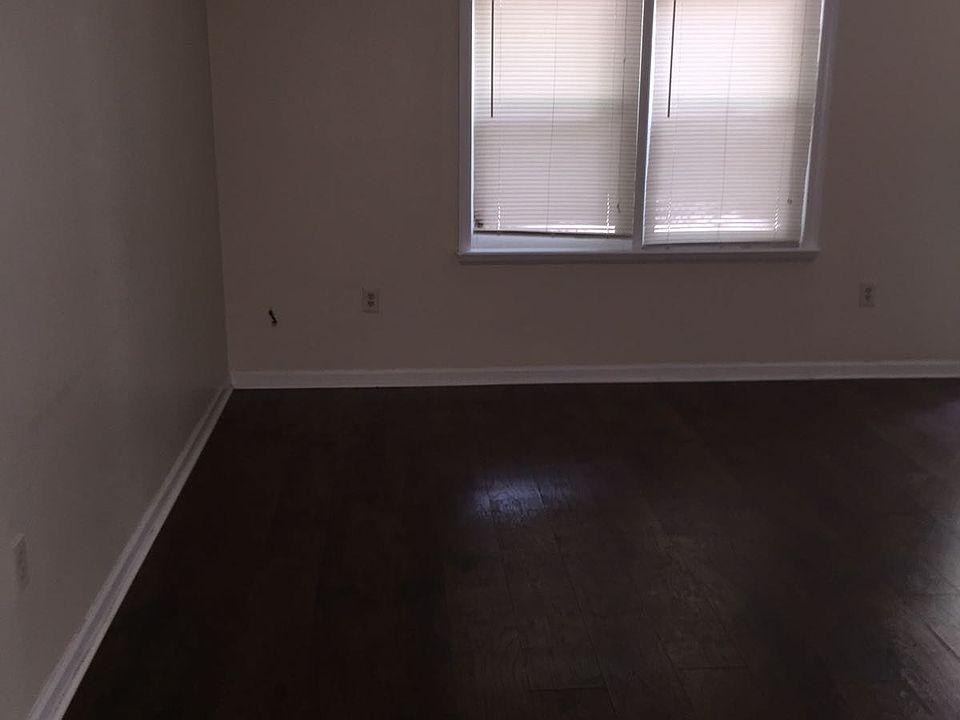 2nd image of 606 37th Ave N APT E