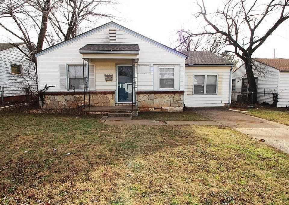 1st image of 3904 SE 24th St