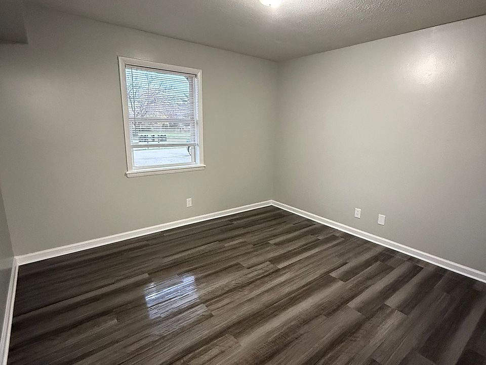 1st image of 107 Robbins Dr #11296658