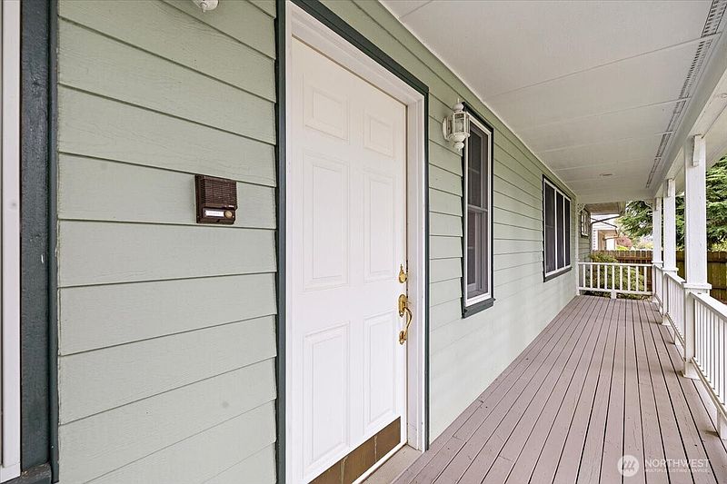 4th image of 10231 41st Avenue SW