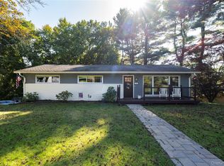 19 Gleason Blvd, Pleasant Valley, NY 12569