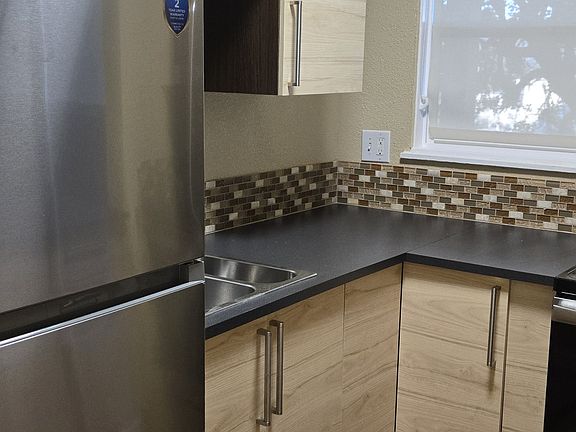 2nd image of 333 Keller St #3