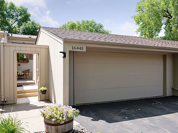 3rd image of 16445 15th Ave N