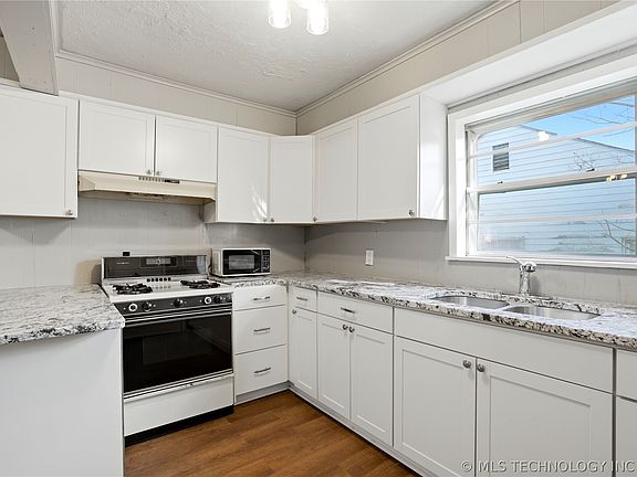 5th image of 622 S Mission Ave