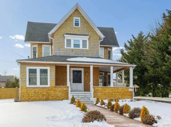 264 S Ocean Ave, Patchogue, NY 11772