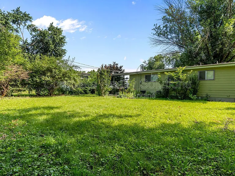 560 Bardot Dr — Photo 27