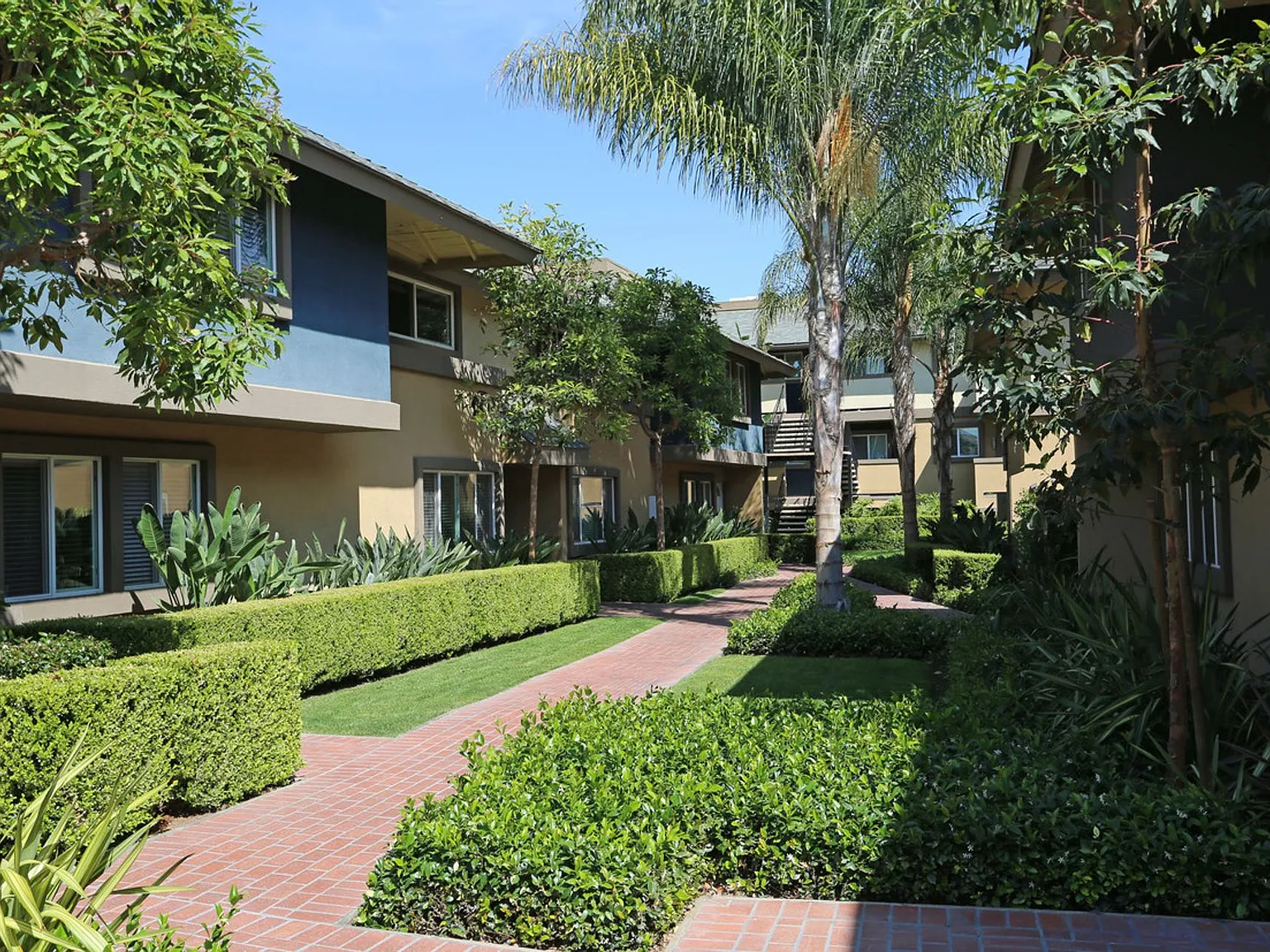 Avalon Townhomes OPEN HOUSE SATURDAY 11/15/2025 — Photo 4