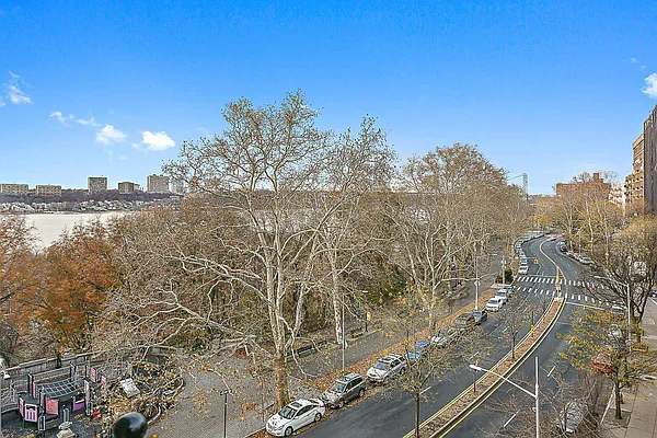 Rented by Exclusive Properties Sotheby's International Realty | media 35
