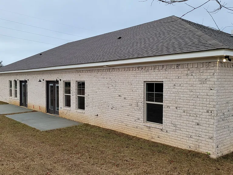 109 Jennie Dr — Photo 3