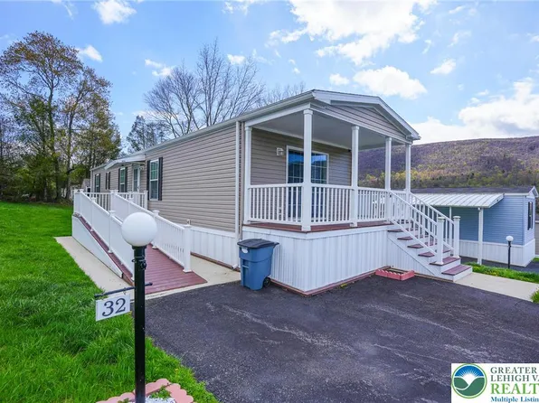 32 Hillside Pl, Kunkletown, PA 18058