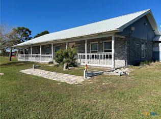 63 Kellie Ln, Seadrift, TX 77983