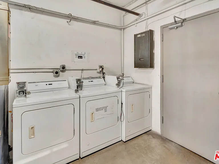1424 N Poinsettia Pl #306 — Photo 11