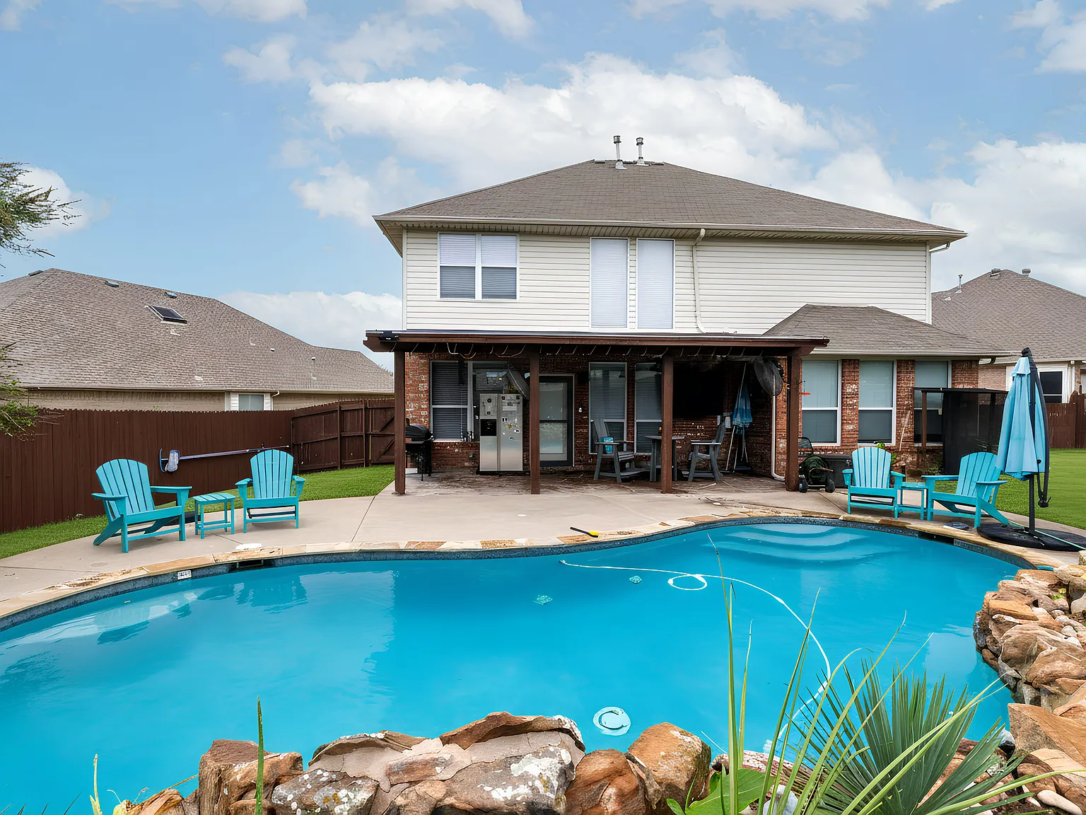 4 bed, 2.5 bath, 2535 sqft, $5,500 — Photo 1