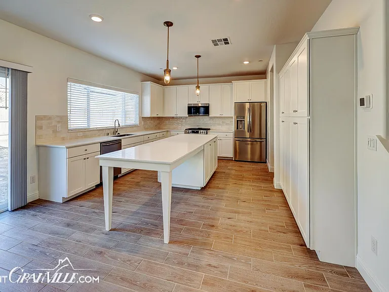 813 Blue Oak Ln W — Photo 2
