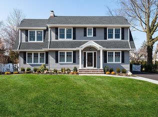 214 Nassau Blvd, Garden City, NY 11530