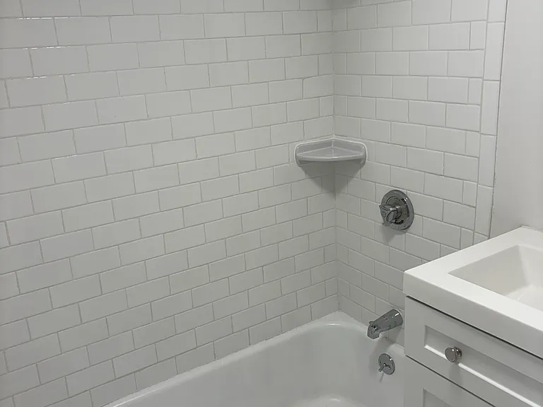 60 Gorham Ave #D — Photo 10