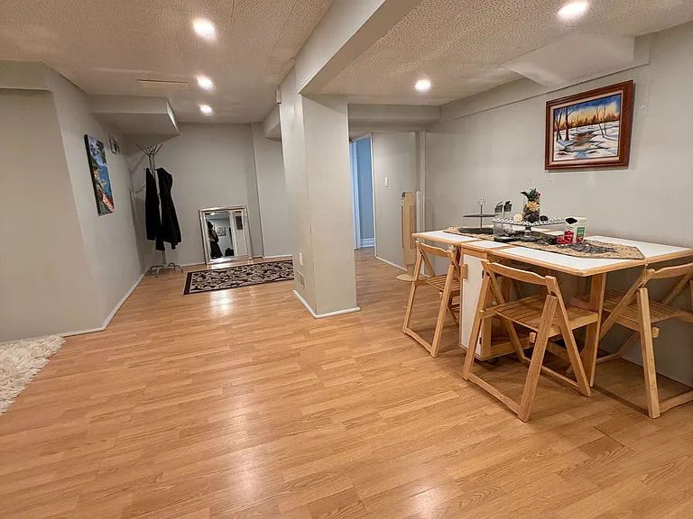 138 Goulding Ave #BASEMENT — Photo 11