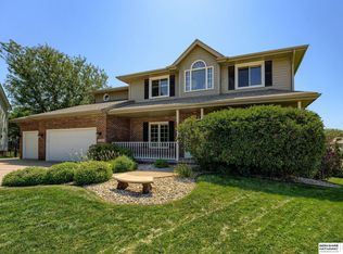 18205 Cedar Cir, Omaha, NE 68130