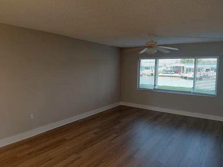 4725 Cove Cir #108 — Photo 21
