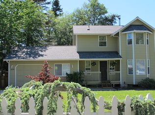 1214 Dewey Dr, Coupeville, WA 98239