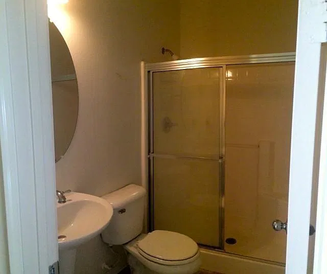 5 bed, 2475 sqft, $3,600 — Photo 2