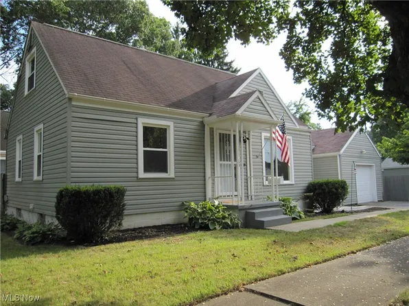 2060 Congo St, Akron, OH 44305