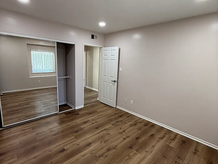 22861 Saticoy St — Photo 11