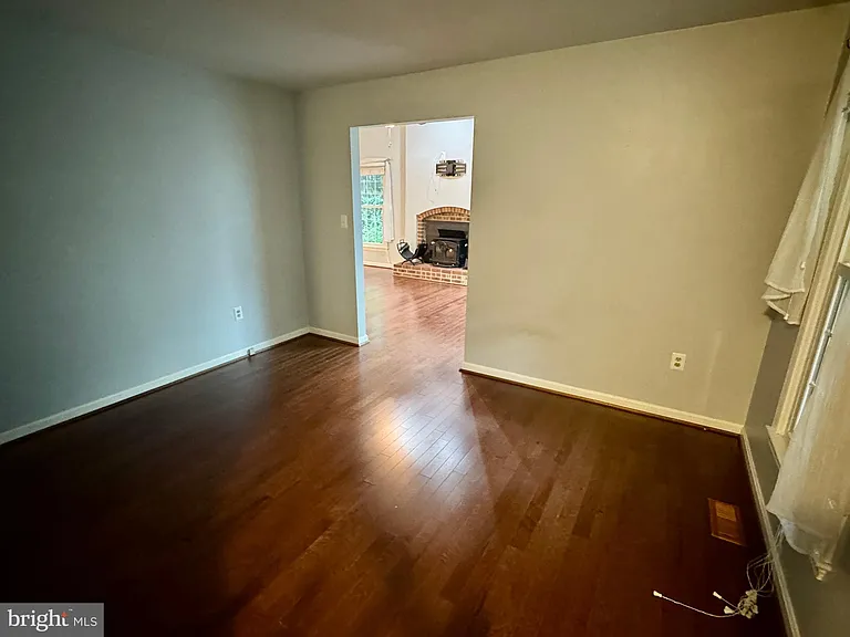 1017 Spain Dr — Photo 16