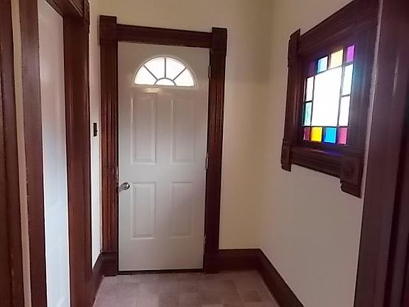 3rd image of 128 W Lake Park Pl