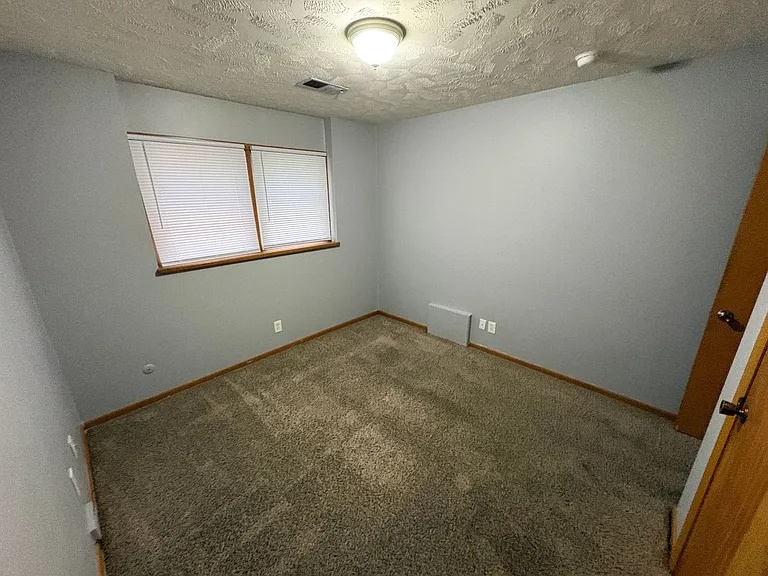 2335 B — Photo 10