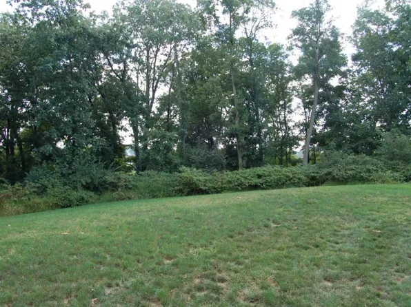 691 Valley Rd, Lancaster, PA 17601