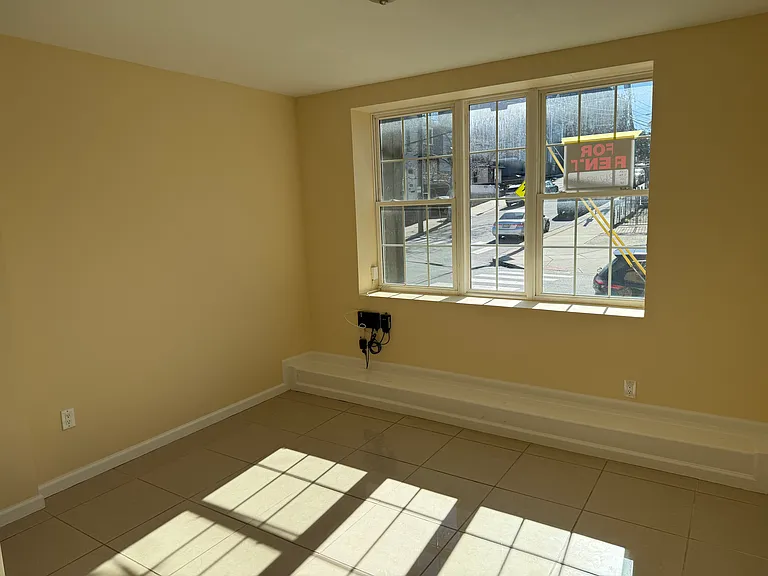 183 Thorne St — Photo 5