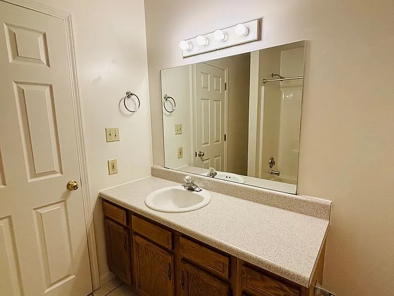 105 Majestic Dr — Photo 13