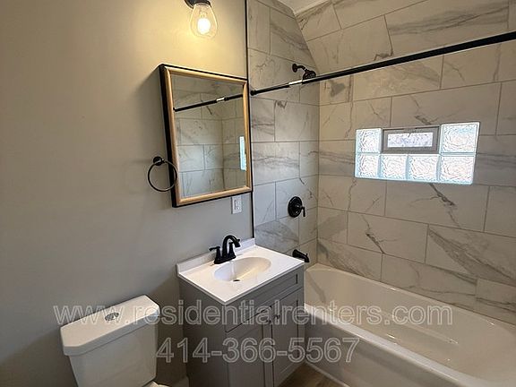 4th image of 845 S 75th St