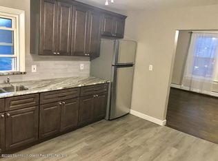 81 Broad St, Keyport, NJ 07735