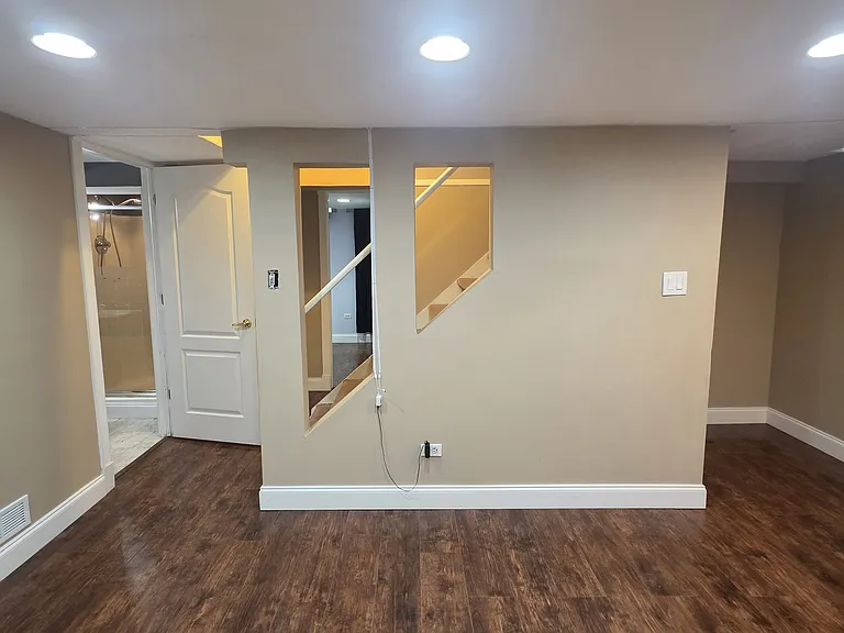 556 Manor Cir — Photo 19