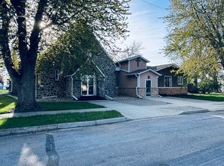 721 Main St, Roslyn, SD 57261