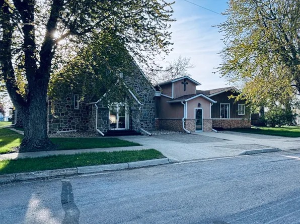 721 Main St, Roslyn, SD 57261