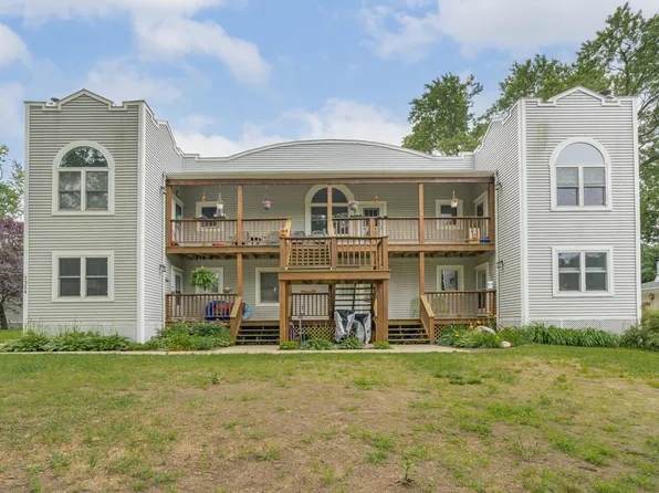 7374 N Shore Dr Unit 16, South Haven, MI 49090